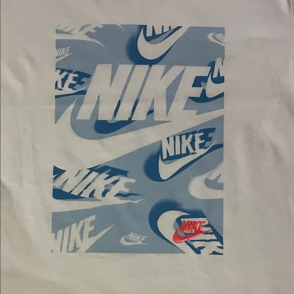 NEW! Nike 2-piece t-shirt and Nike logo shorts set. Size 7. BOYS. - Picture 7 of 9